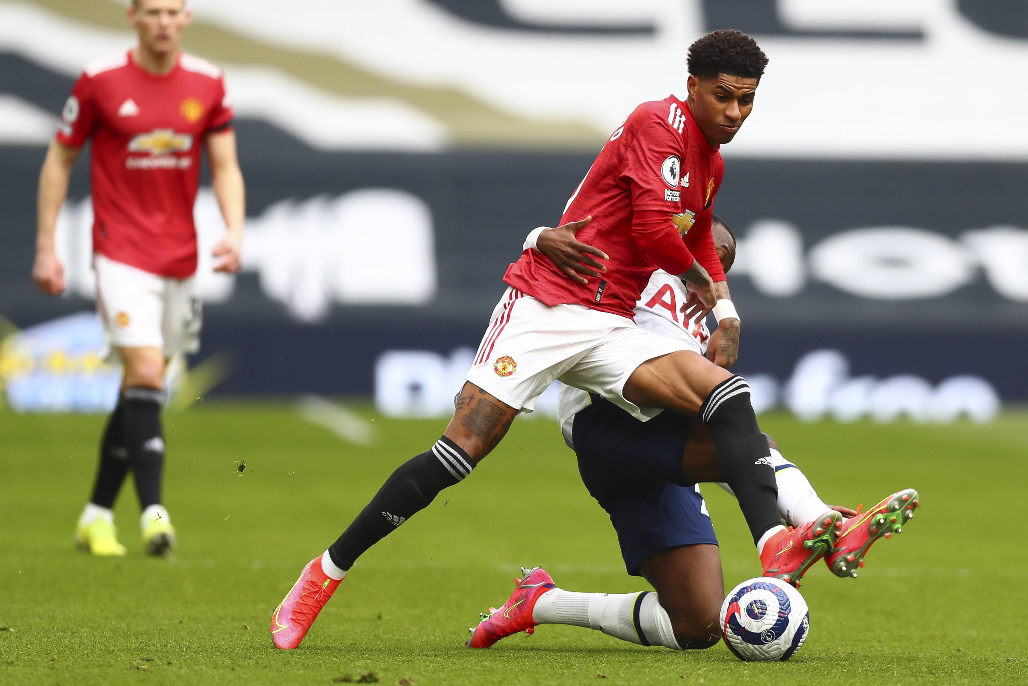 瞄准图拉姆 瞄准图拉姆