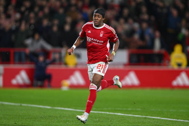 边长大的他 边长大的他